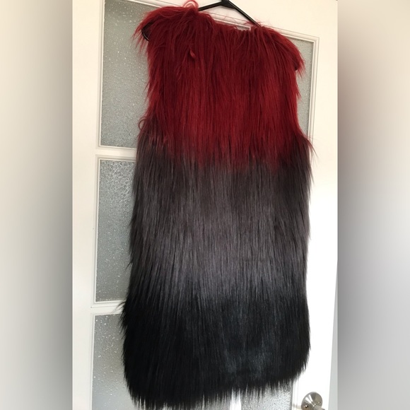 Unreal Faux Fur Vest - Picture 3 of 5